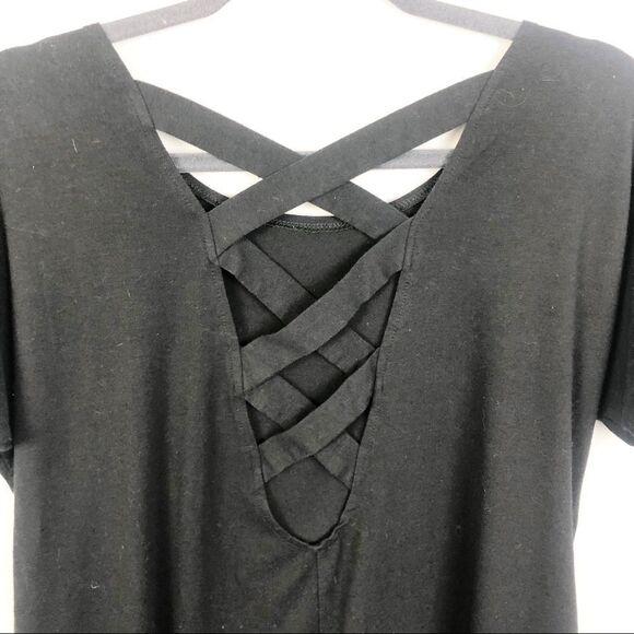 UNBRANDED | Black Crossing Back Strap Short Sleeve Tee Women’s Size Medium - Picture 4 of 5